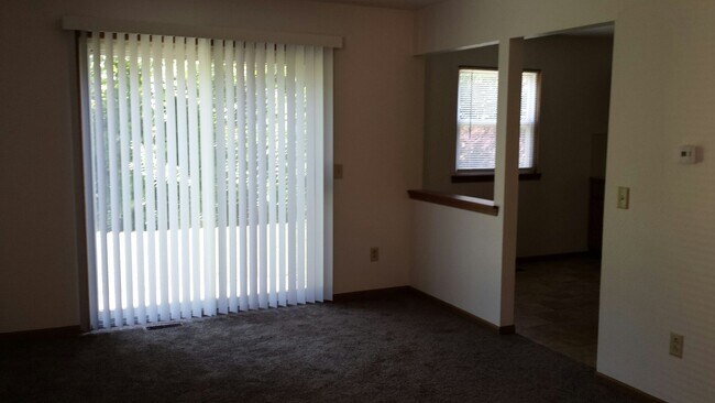 Foto del edificio - 1010-1012 Valley Side Dr.