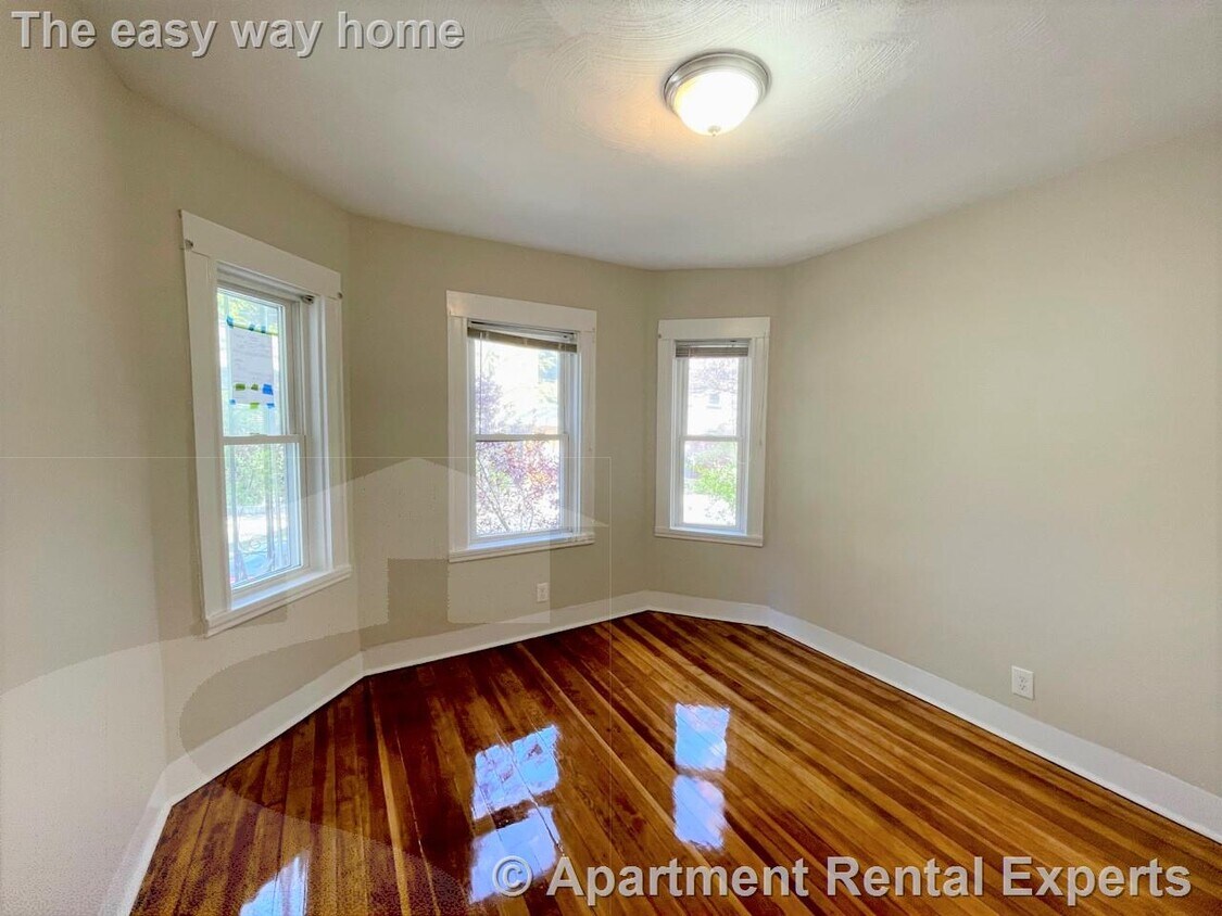 Primary Photo - Davis Sq 2 Bedroom 2 Bathroom - Great Loca...