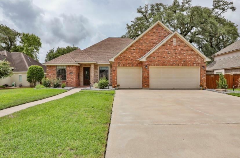 213 Canyon Oak Dr, Lake Jackson, TX 77566 House Rental in Lake