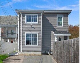 Building Photo - 20 Holbrook Ave