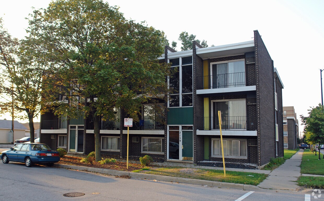Primary Photo - 7153-7159 W 58th St