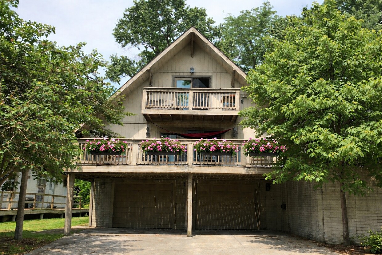 Building Photo - 37 Walker