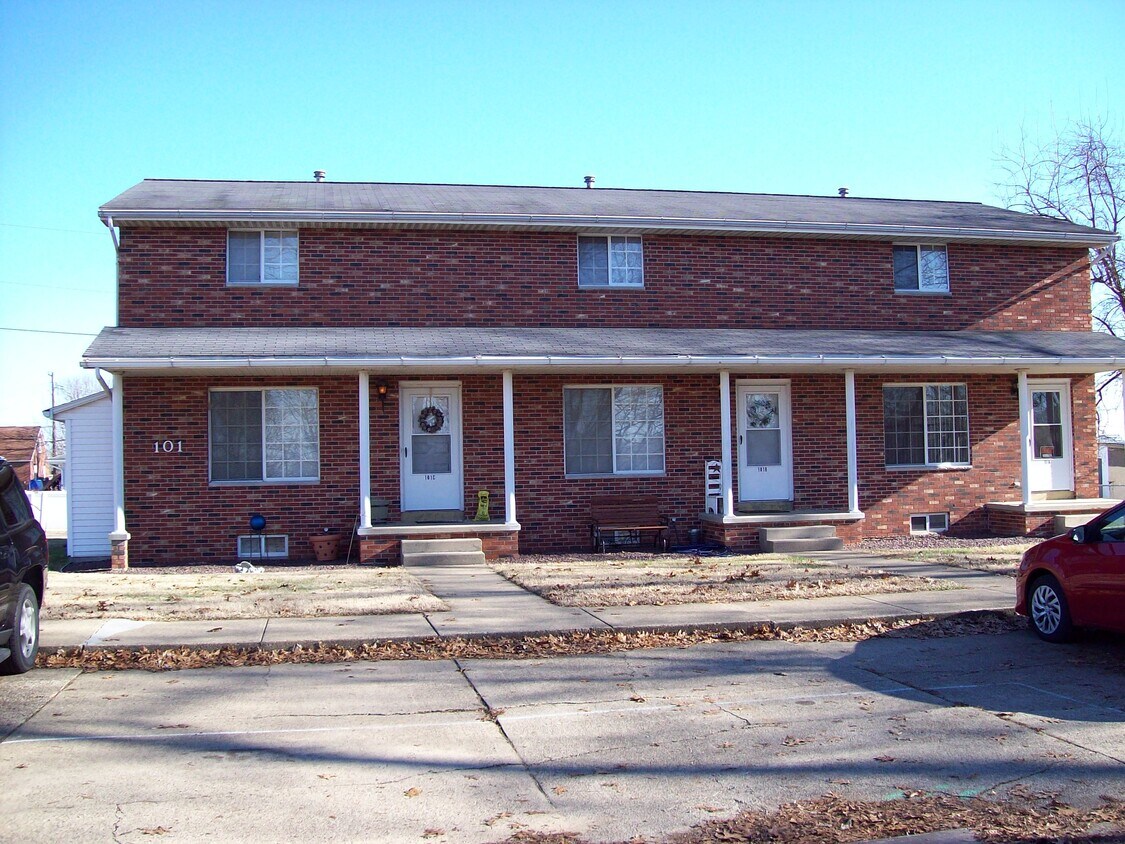 101 Colonial Sq, Belpre, OH 45714 Townhome Rentals in Belpre OH