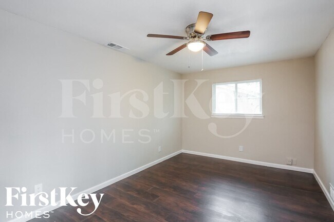 Foto del edificio - 7640 Ryan Ridge Dr