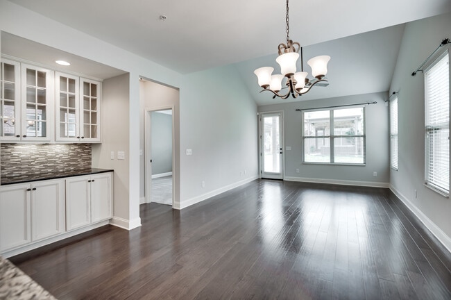 Building Photo - 141 Ambassador Private Cir