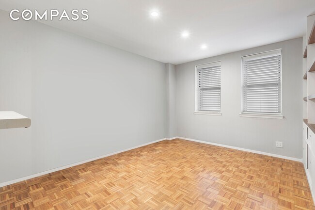 Foto del edificio - 55 Poplar St