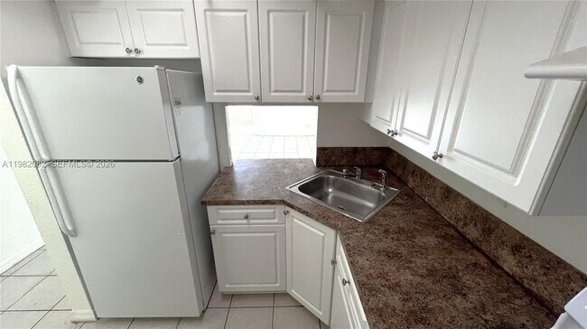 Foto del edificio - 801 NW 47th Ave