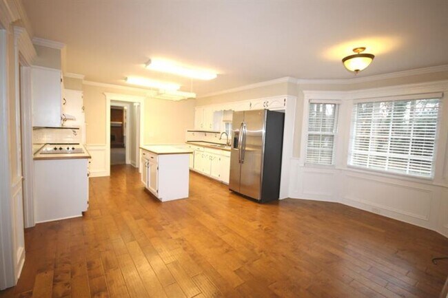 Building Photo - 391 Brookshire Dr SW