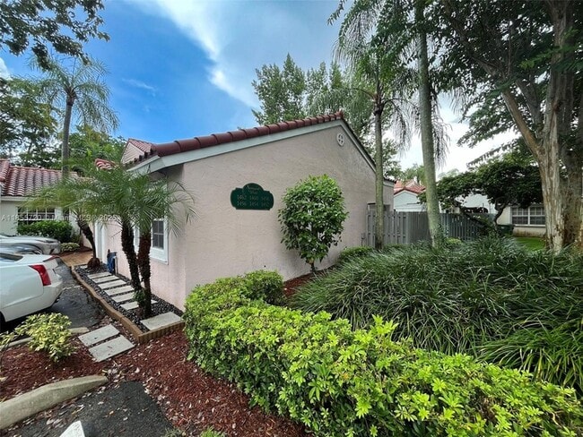 Building Photo - 1462 Springside Dr