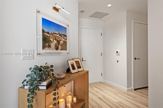 Foto del edificio - 851 NE 1st Ave