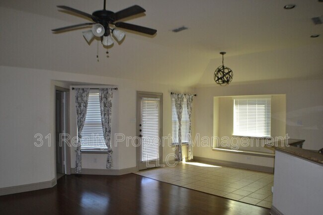 Building Photo - 4036 Eric Dr