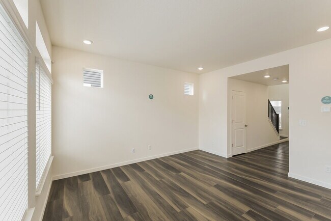 Foto del edificio - 4712 N Tower Dr