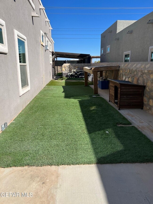 Building Photo - 3008 Bob Beamon St