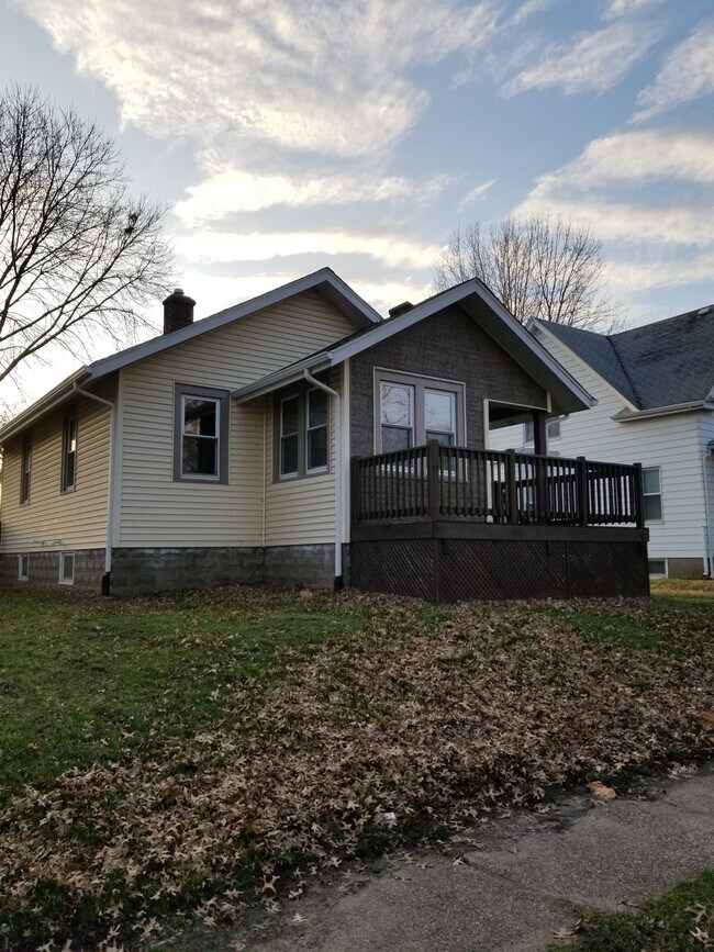 Building Photo - 1214 S Nevada Ave