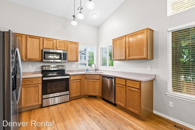 Building Photo - 4 br, 3.5 bath House - 1252 S Alton Ct