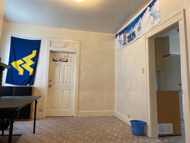 Foto del edificio - Downtown - 3 Bedroom House - Available 05/...