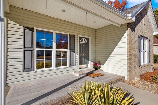 Foto del edificio - 104 Ivey Mountain Cv