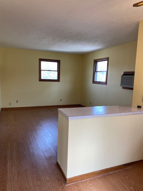 Building Photo - 262 Close St