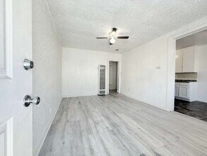 Building Photo - 8508 1/4 San Pedro St