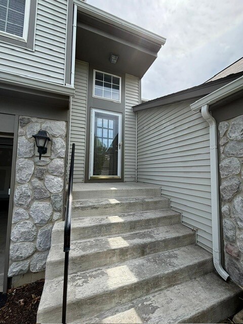 Building Photo - 3143 Ollerton Ave