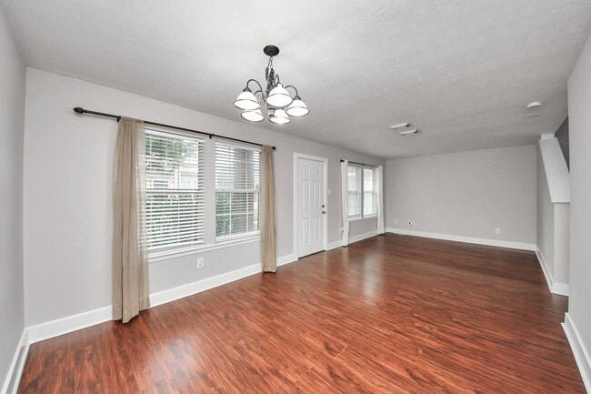 Building Photo - 1536 Kew Garden Dr