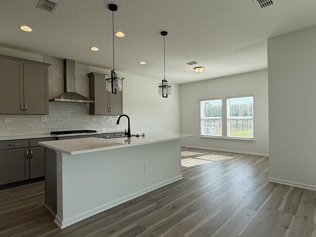 Foto del edificio - 104 Charmer Trce