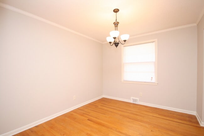 Foto del edificio - 7620 Charlotte Dr SW