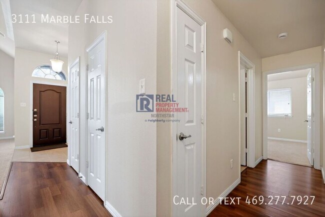 Foto del edificio - 3111 Marble Falls Dr