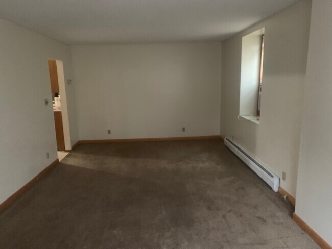 Living room - 147 Fairfield Ave