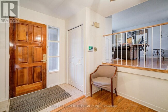 Photo du bâtiment - 52 Deepdale Dr