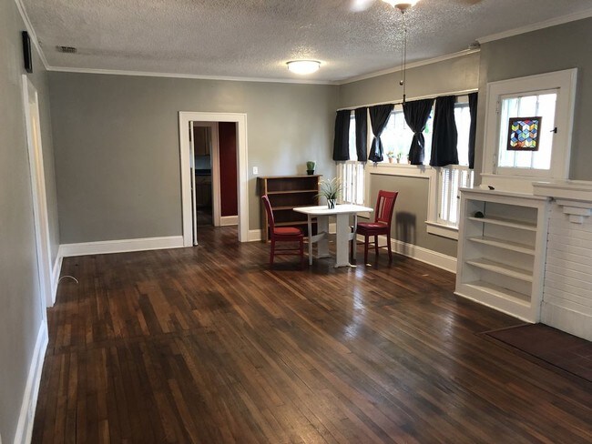 Foto del edificio - 4529 Lawnview Street