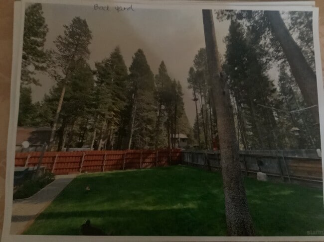 Building Photo - 734 Hazel Dr
