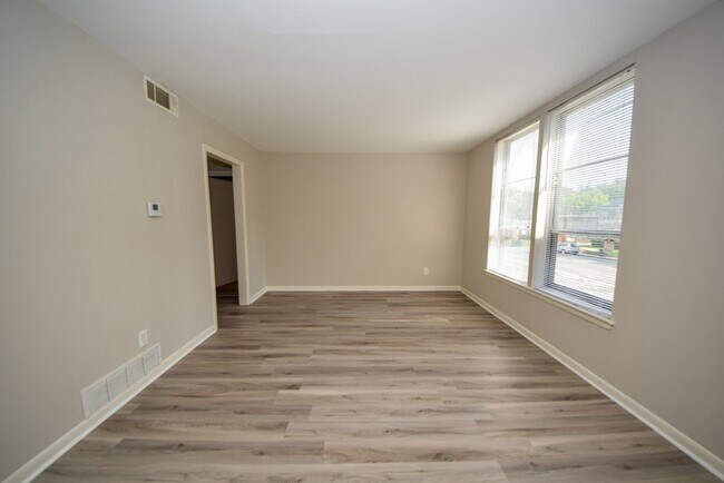 Foto del edificio - Midtown 2 bed, 1 bath near Overton Park.