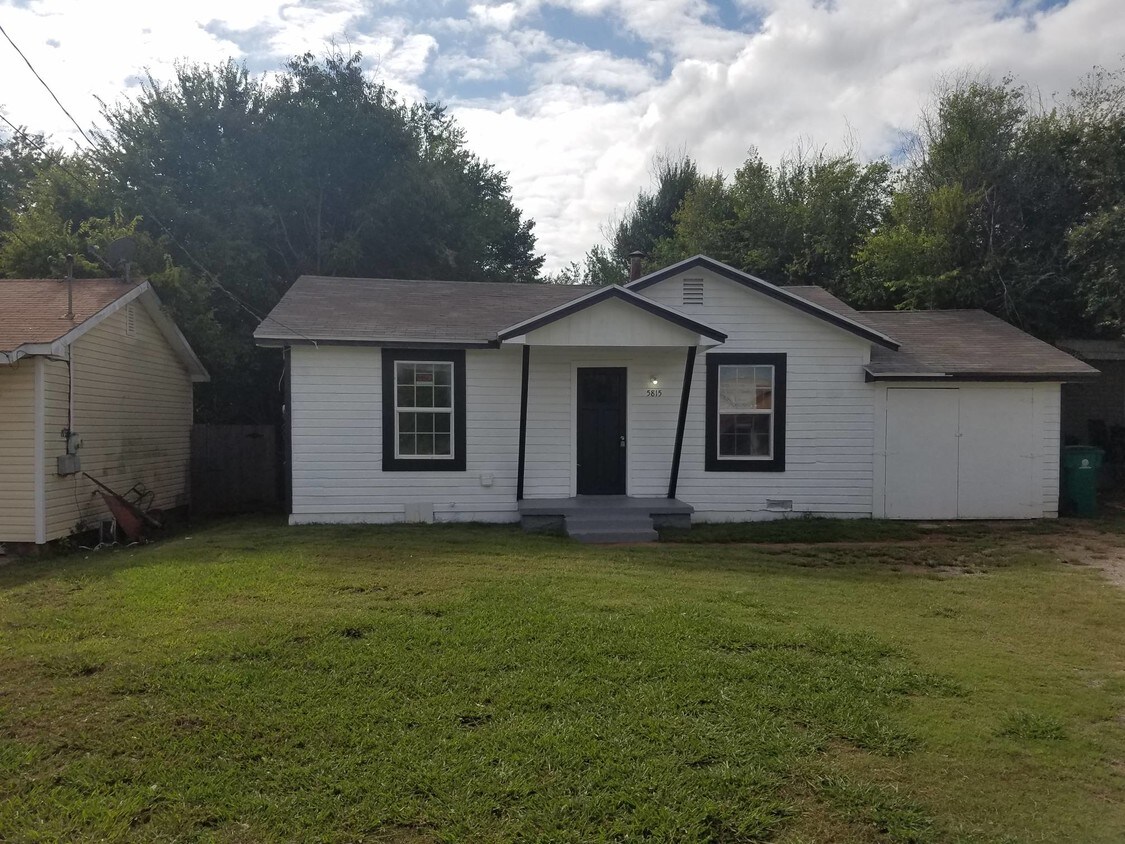 Primary Photo - 5815 S Sunnylane Rd