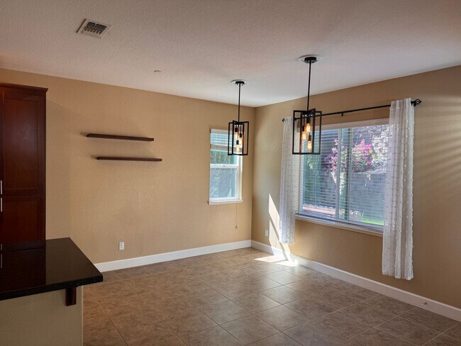 Foto del edificio - Lovely 3/2.5 in perfect location!