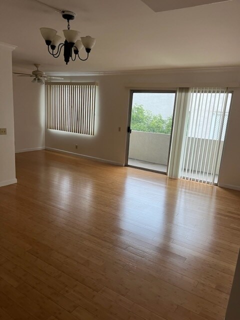 Living room - 5400 Lindley Ave