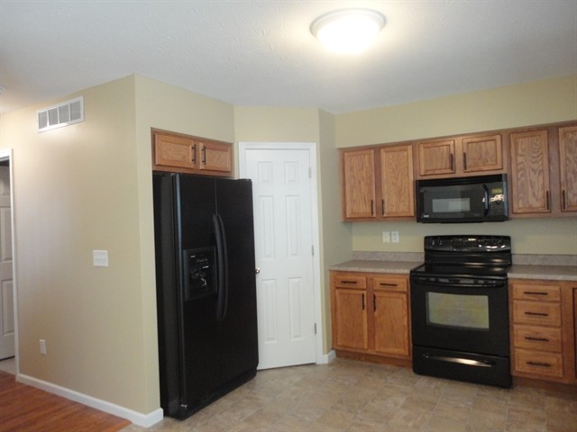 Building Photo - 7714 Sycamore Woods Ln