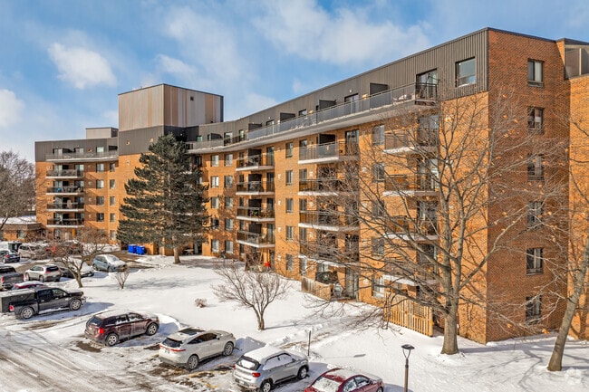 Building Photo - Brierwood Court