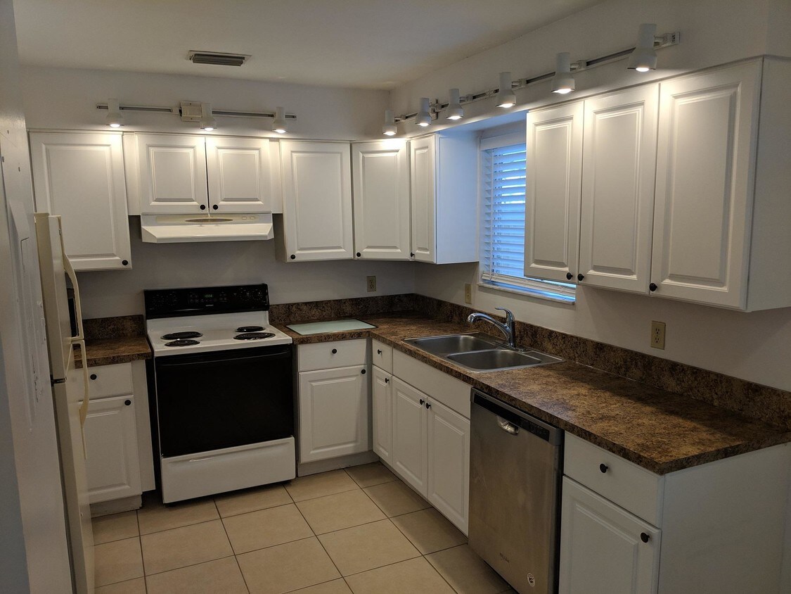 6367 Riverwalk Lane 6 - 6367  Riverwalk Lane 6