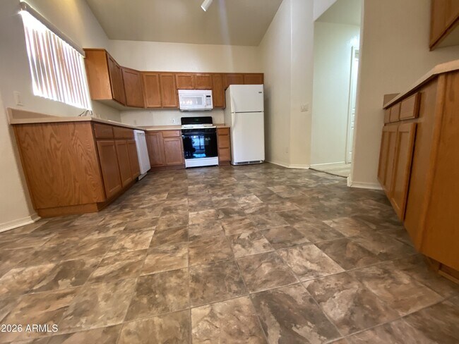 Foto del edificio - 3875 Barahona Dr