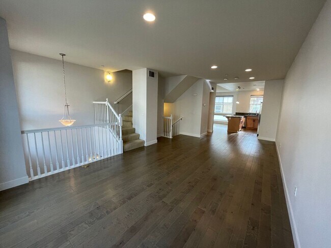 Foto del edificio - 511 Mariani Lane, San Jose, CA 95112