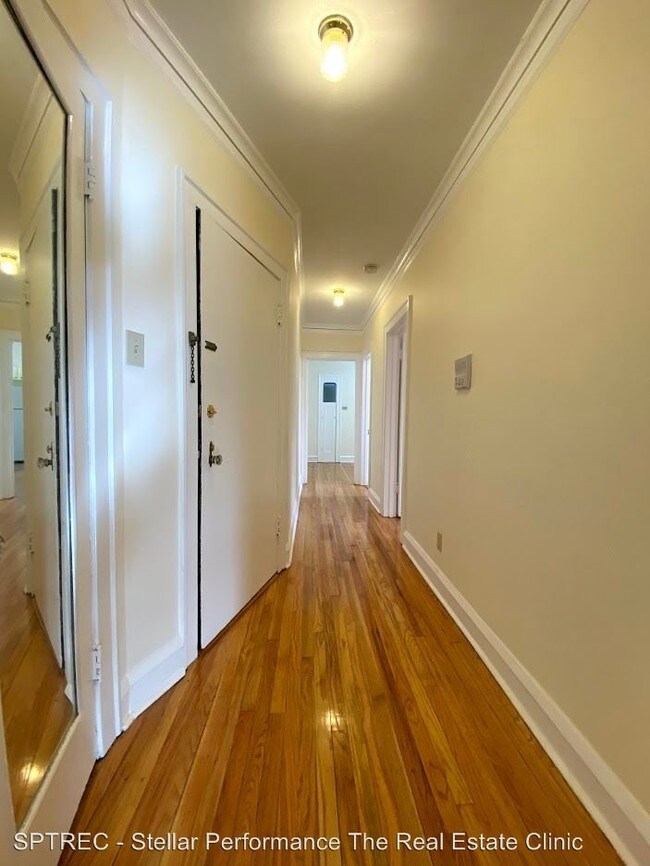 Foto del edificio - 324 S Maple Ave
