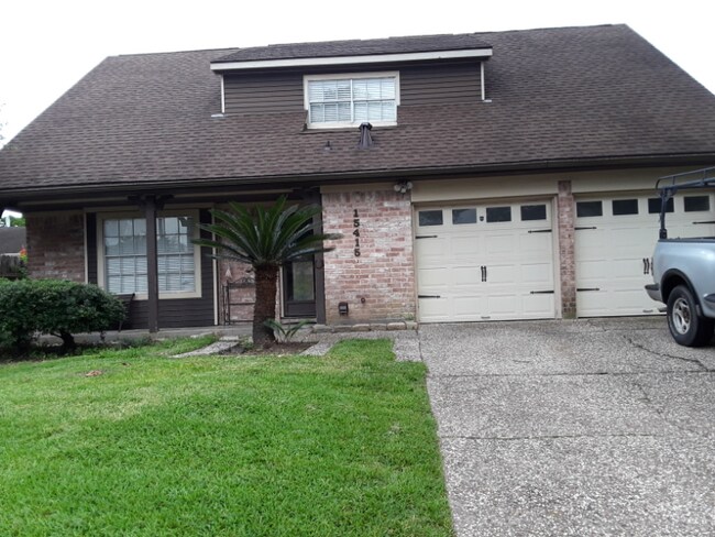 Building Photo - 15415 Poolview St