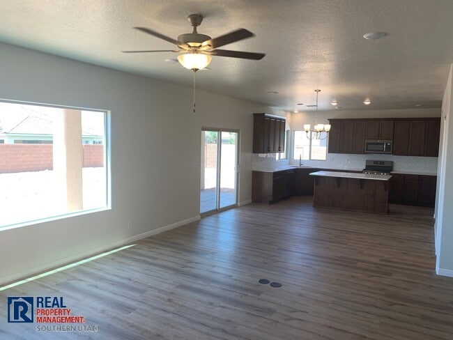 Building Photo - Home in Sugar Plumb