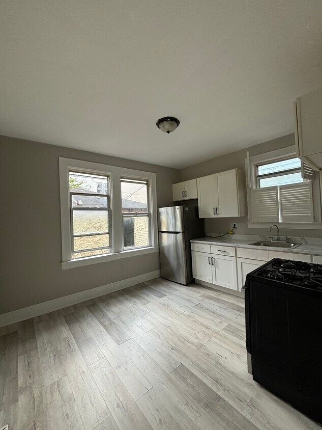 Primary Photo - 203 Renner Ave