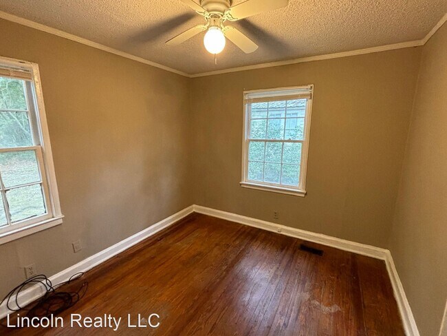 Foto del edificio - 1 br, 1 bath House - 123 1/2 W. Cranford Ave.