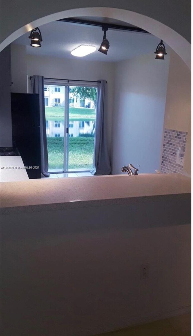 Foto del edificio - 1261 SE 28th Ct