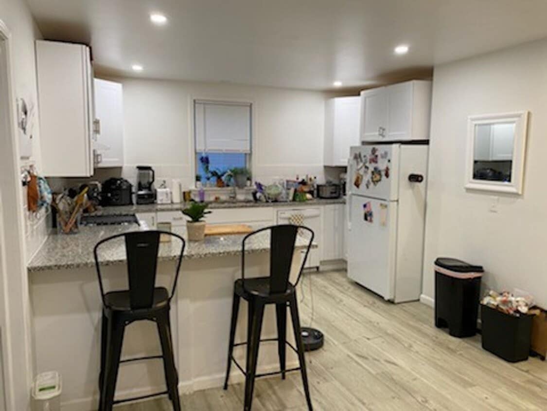 Primary Photo - 3 Norwood St