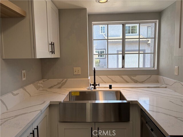 Foto del edificio - 8248 Inglenook Pl