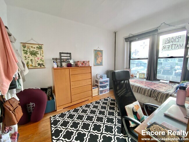 Foto del edificio - 239 Harvard Ave